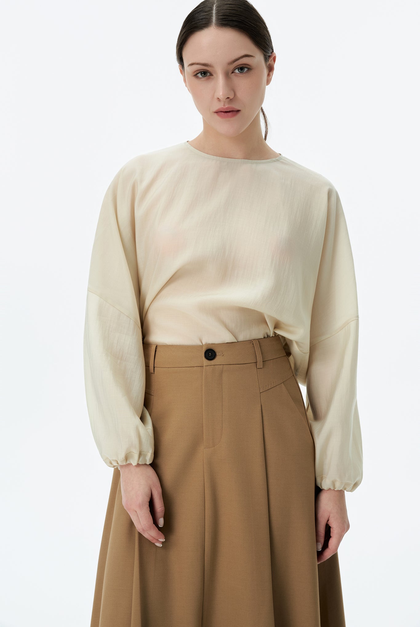 Batwing Sleeved Blouson Top