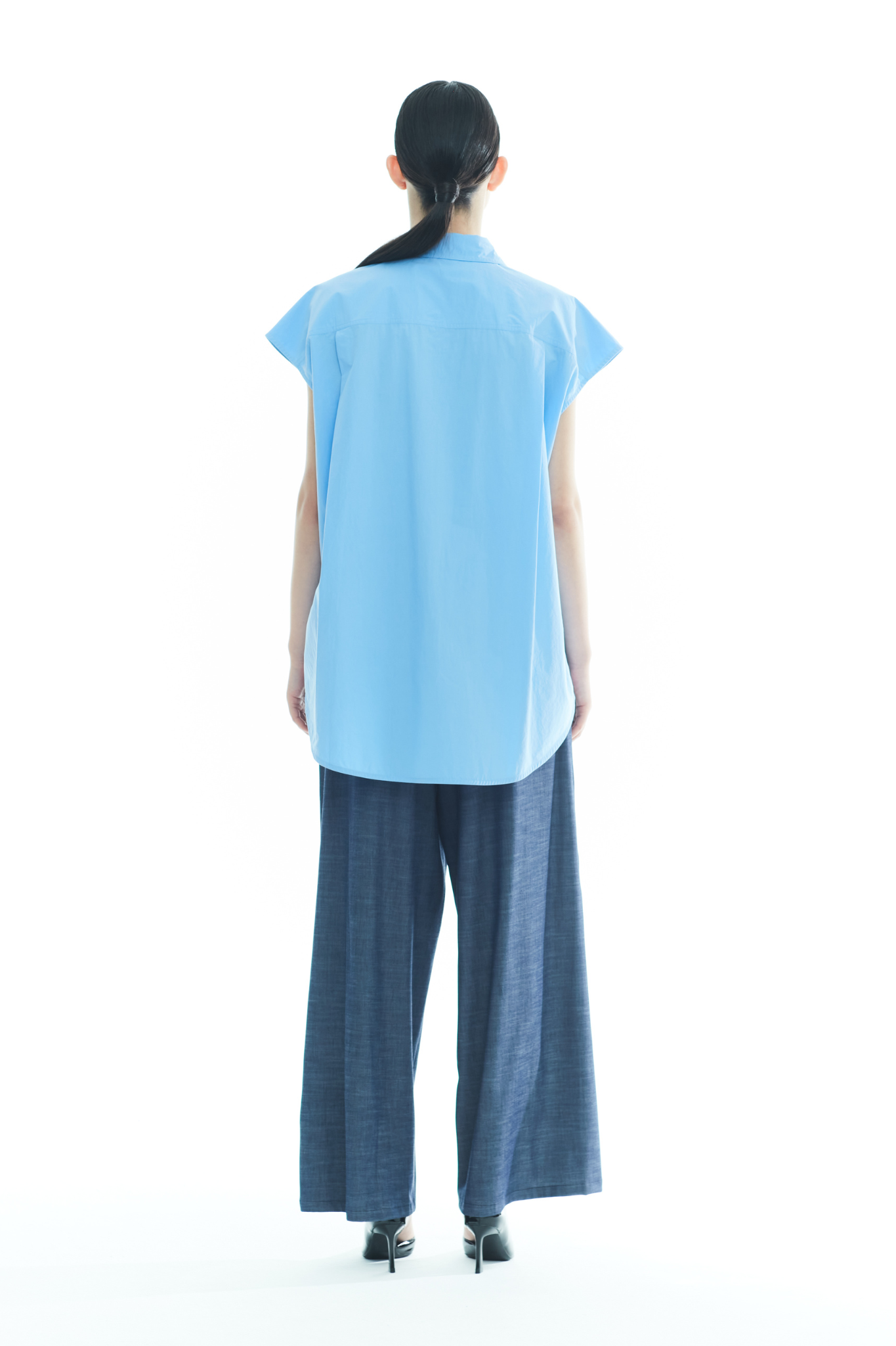 Sleeveless Shirt With Side Buttons
