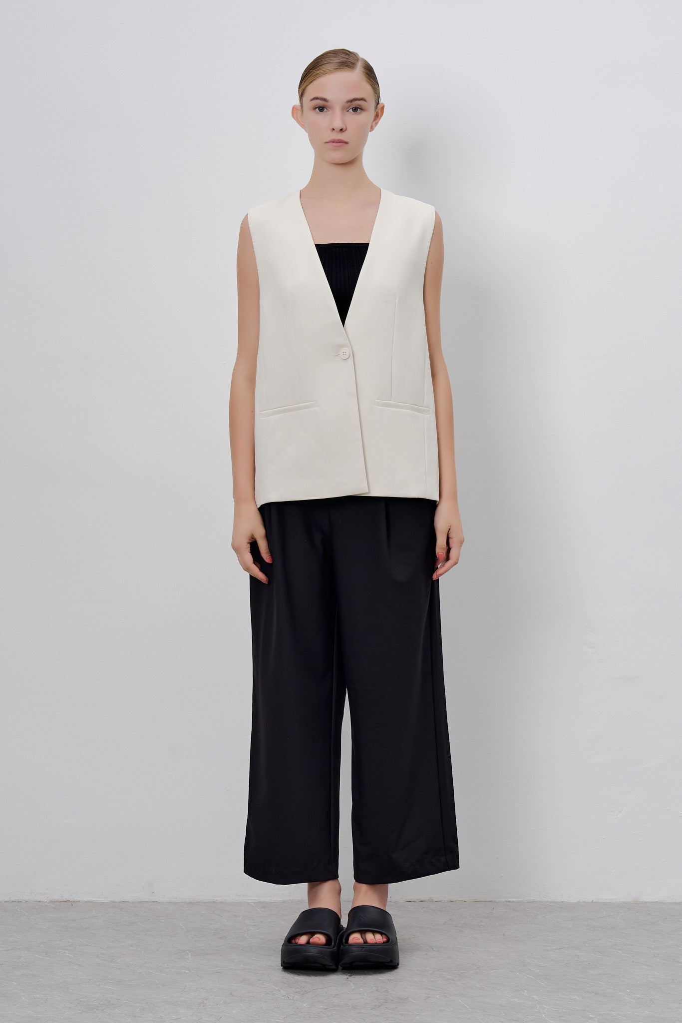 Lapelless Vest