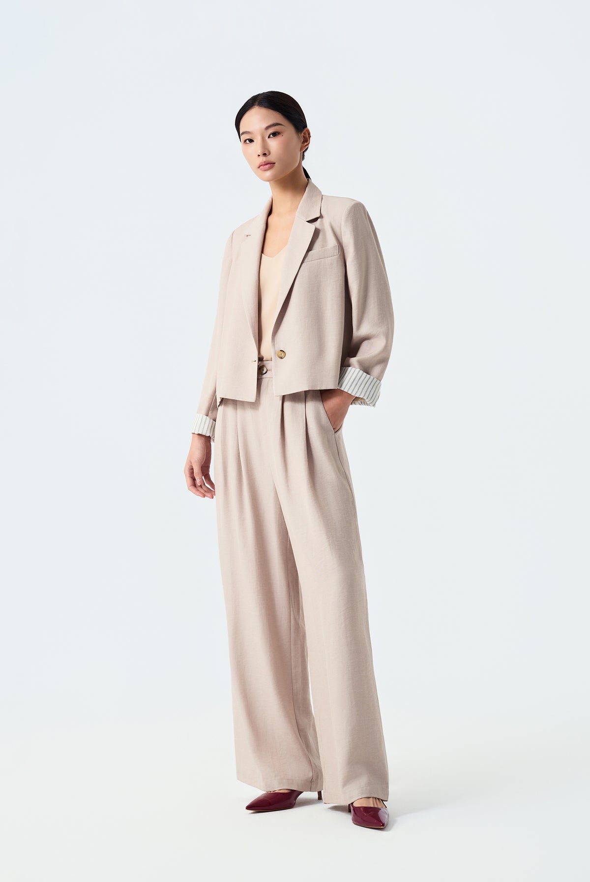 Romy Cropped Blazer with Front Button