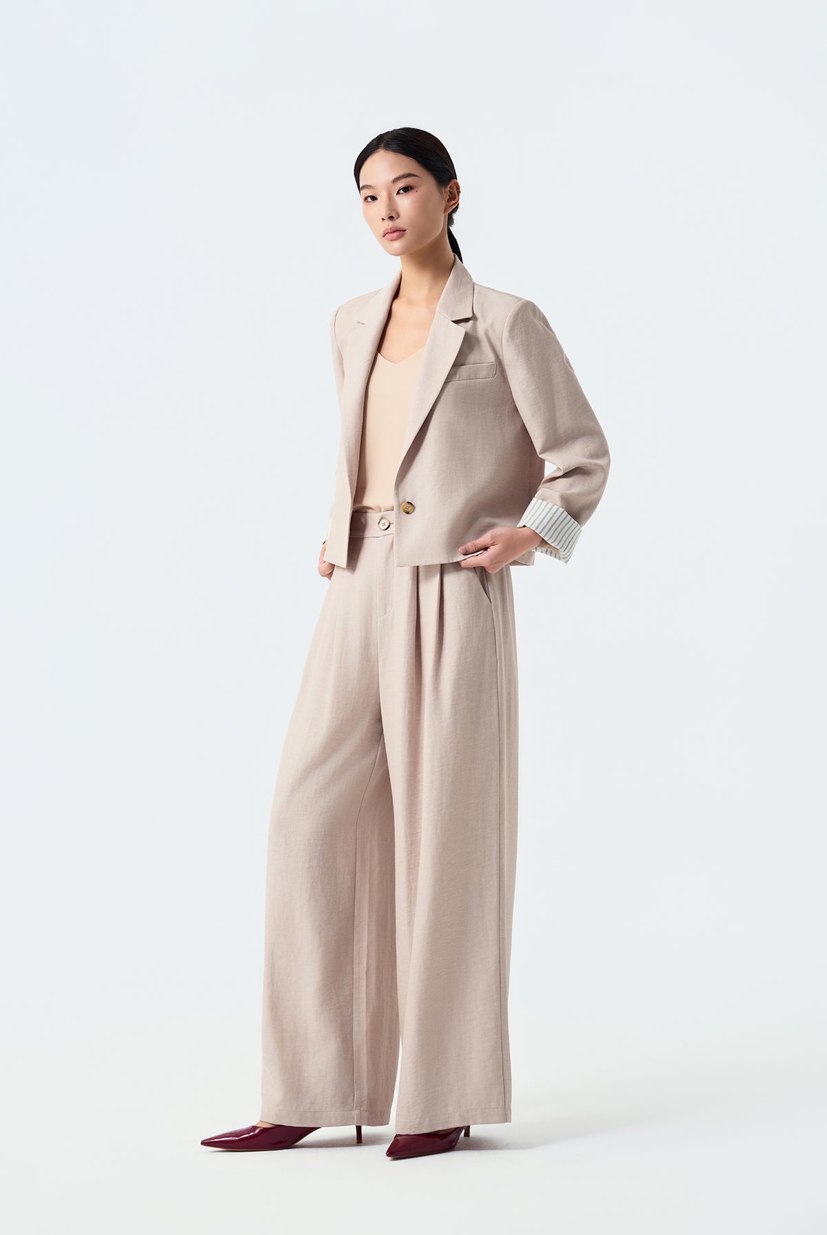 Romy Cropped Blazer with Front Button