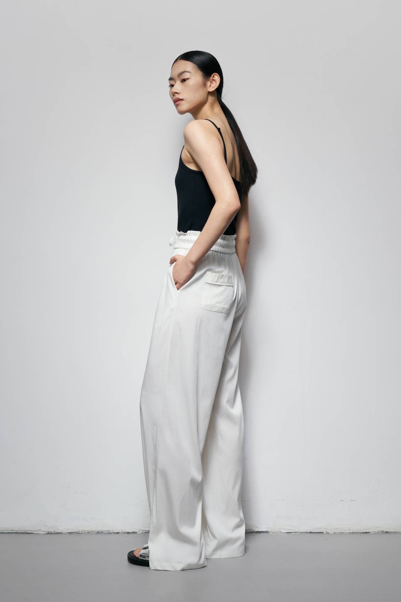 Wide-leg Elasticated Trousers