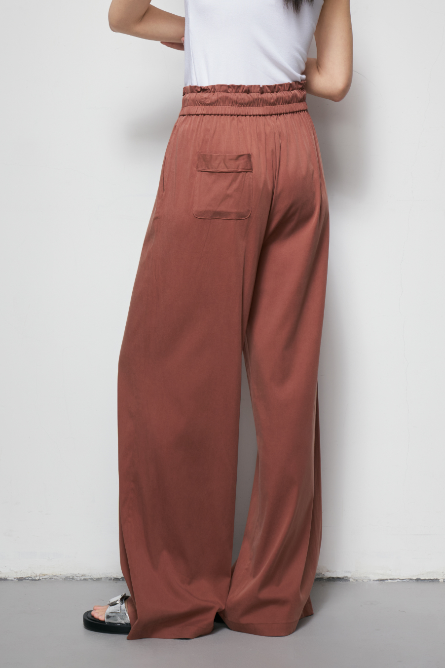 Wide-leg Elasticated Trousers