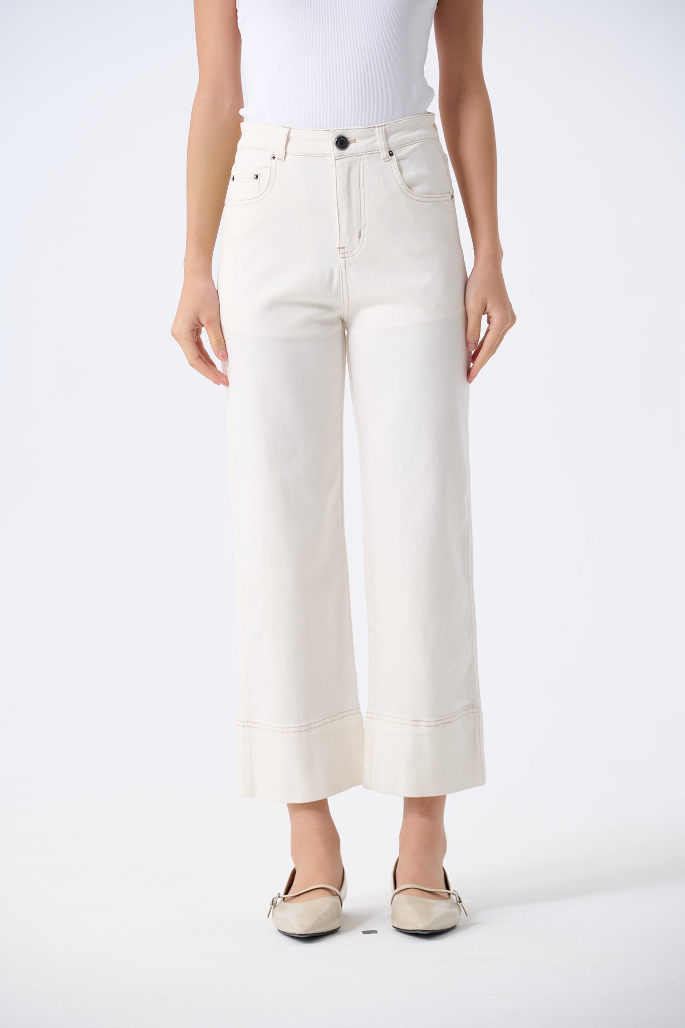 Nadia Capri Style Straight Jeans