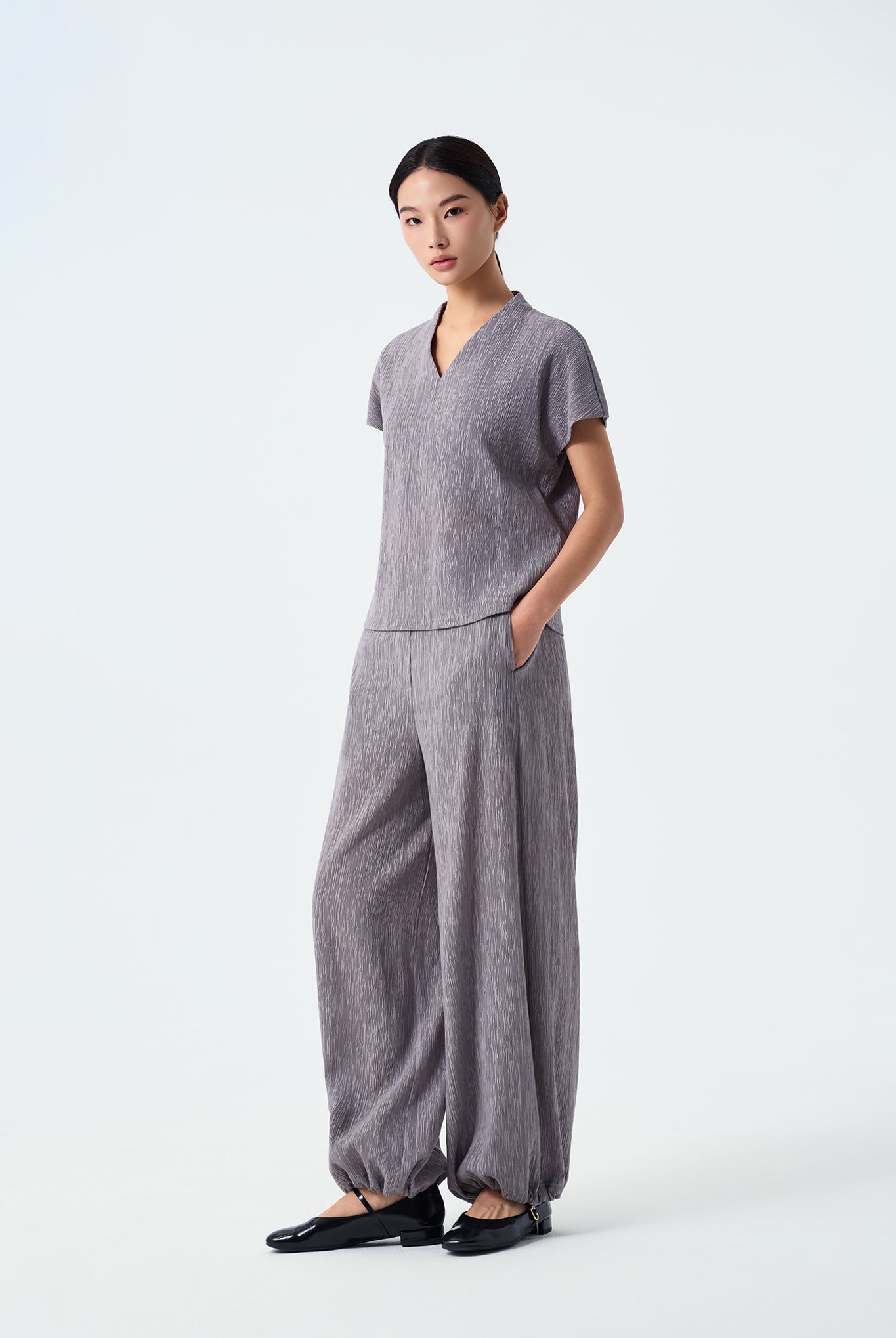 Miles Textured Elastic-Cuff Pants